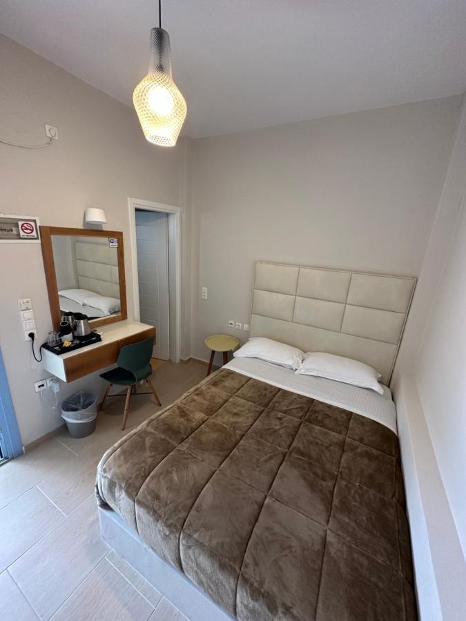Roussa Center Villa Firá